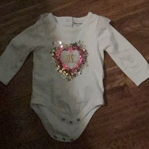 so you can wear it with leaguers on a baley day